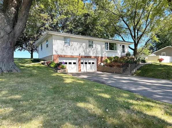 201 1st Street, Friesland, WI 53935