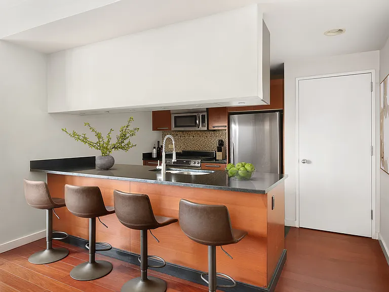 1485 5th Ave #9D — Photo 3