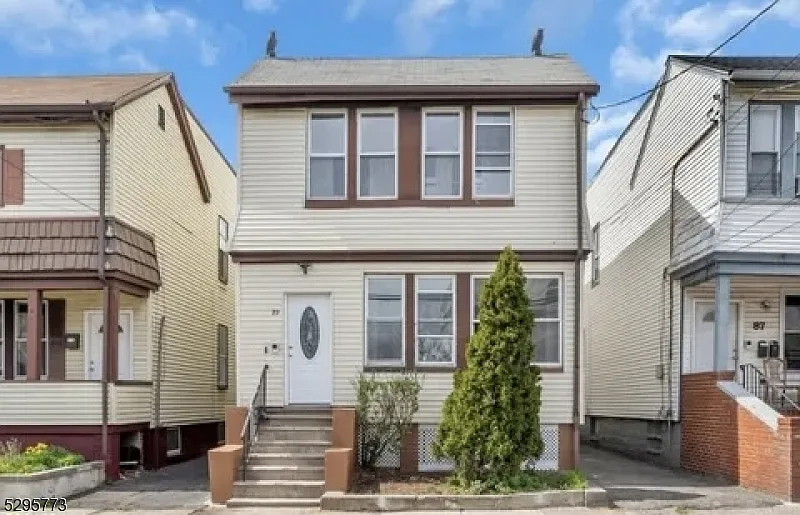 89 Schley St #2