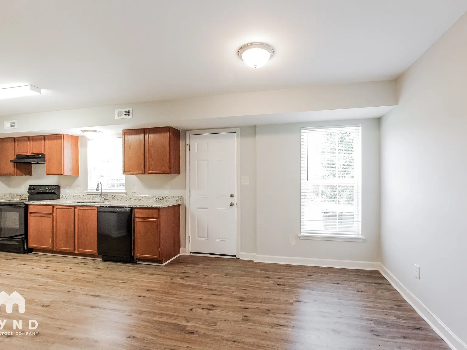 3 bed, 2.5 bath, 1344 sqft, $1,940 — Photo 4