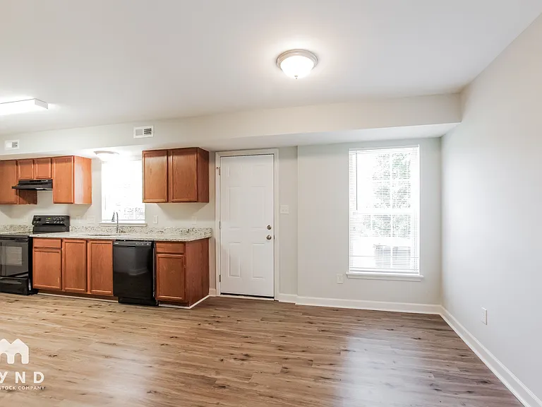 1020 Alston Hill Dr — Photo 5