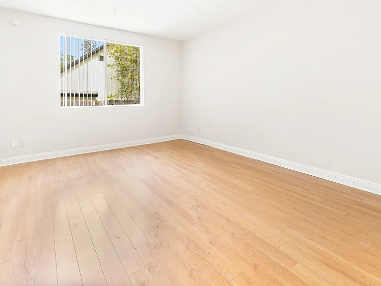 4560 Coldwater Canyon Ave #105 — Photo 11