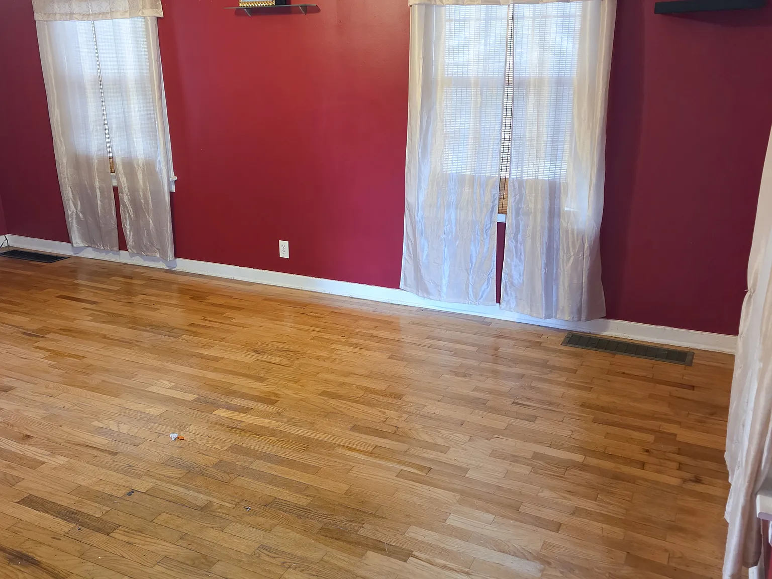 2 bed, 1040 sqft, $1,600 — Photo 2