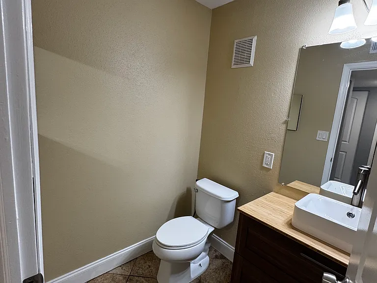 2321 NW 33rd St #209 — Photo 8