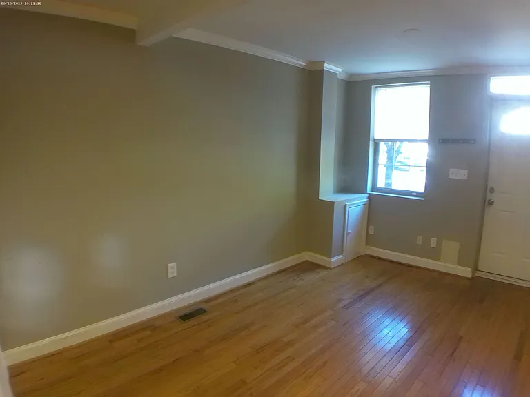 912 S Potomac St — Photo 2