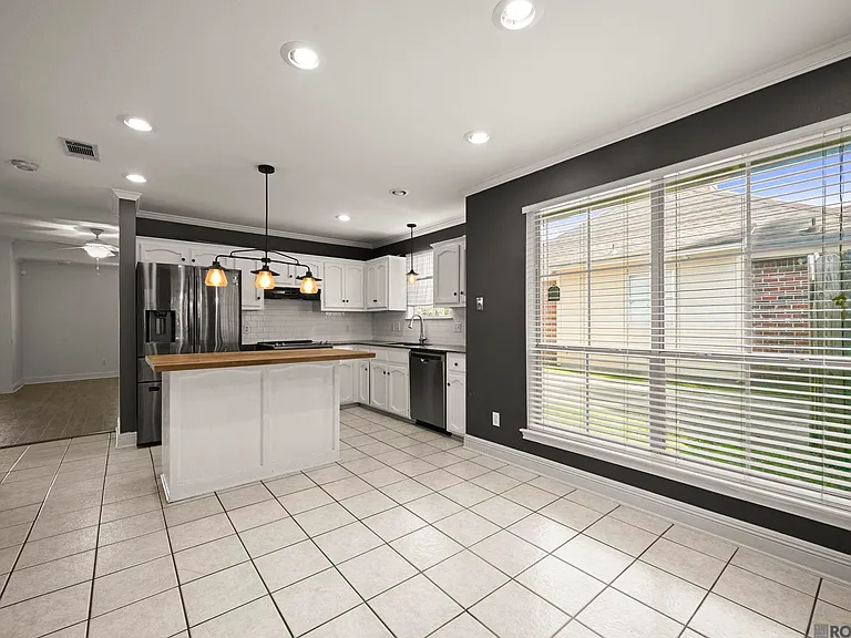 17190 N Lake Dr — Photo 9