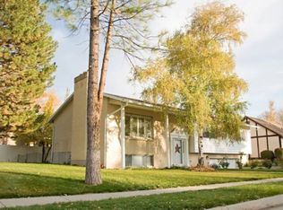 6413 S Rodeo Ln, Murray, UT 84121