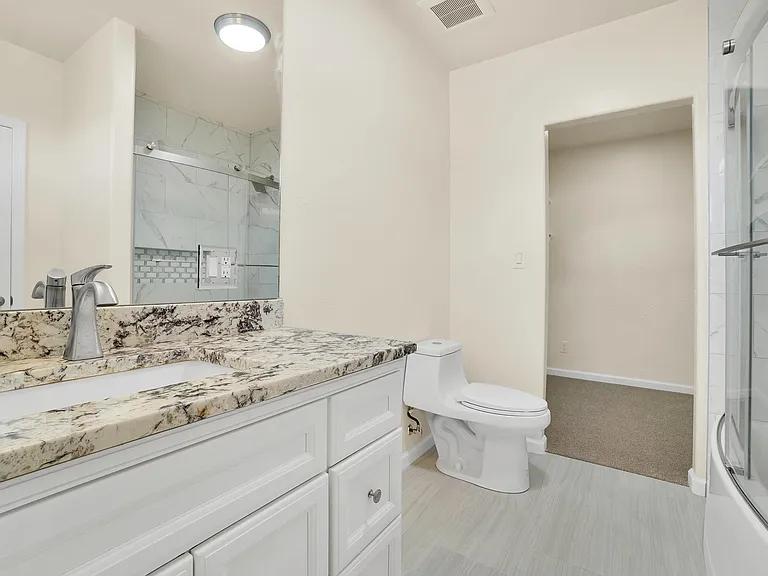 5580 Country Club Dr — Photo 37