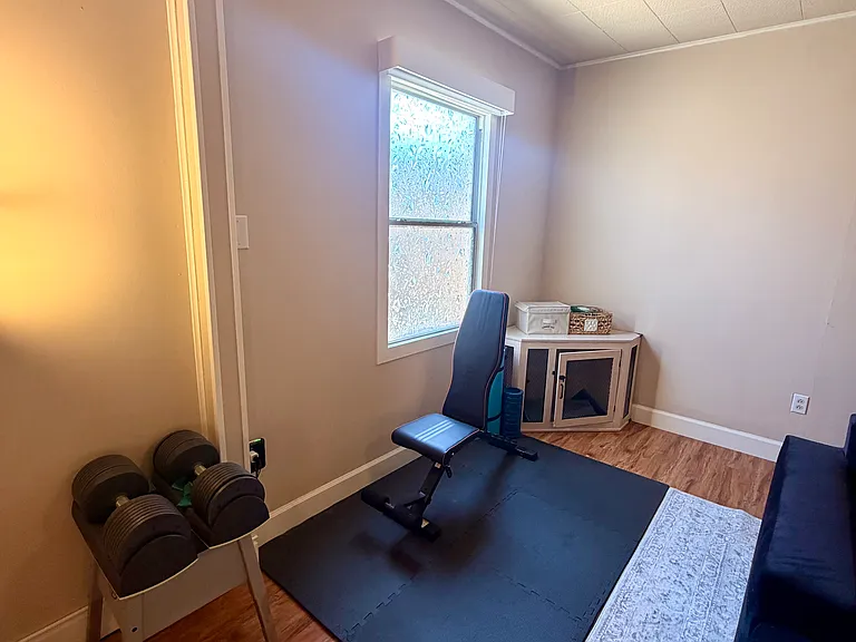 1342 Bennett Ave — Photo 14