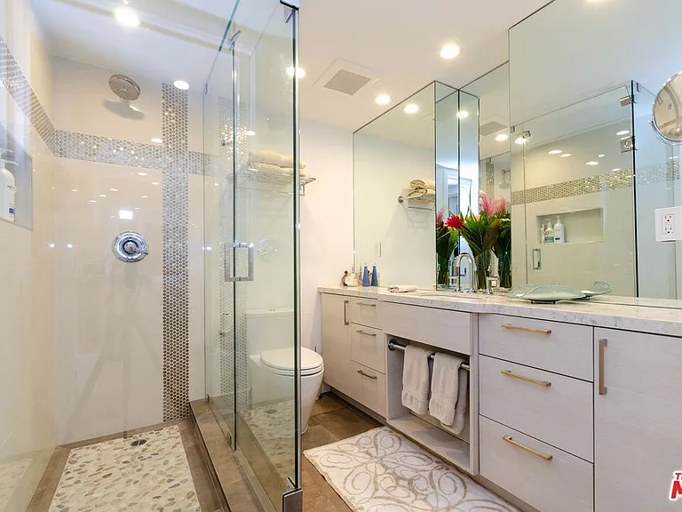 4335 Marina City Dr #642 — Photo 25