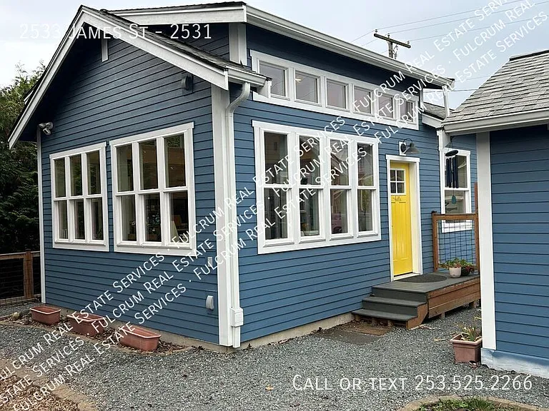 2533 James St #2531 — Photo 2