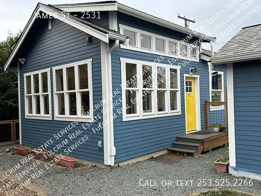 Building Photo - 2533 James St #2531