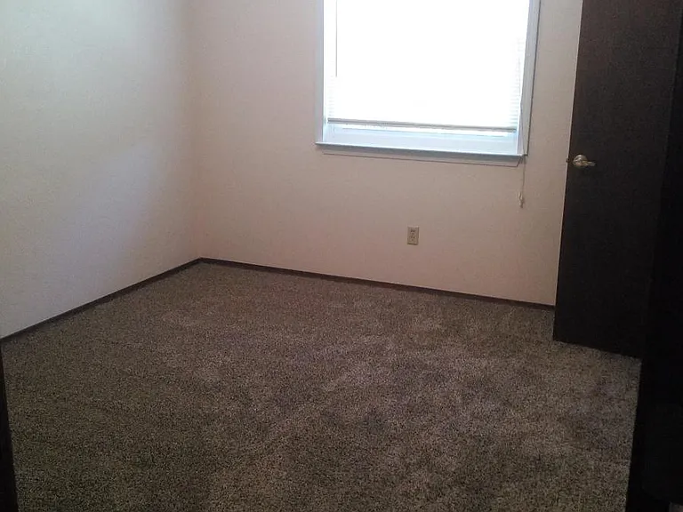 8105 Curry Ave NE — Photo 23