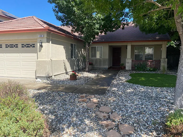 490 Briarwood Dr — Photo 45