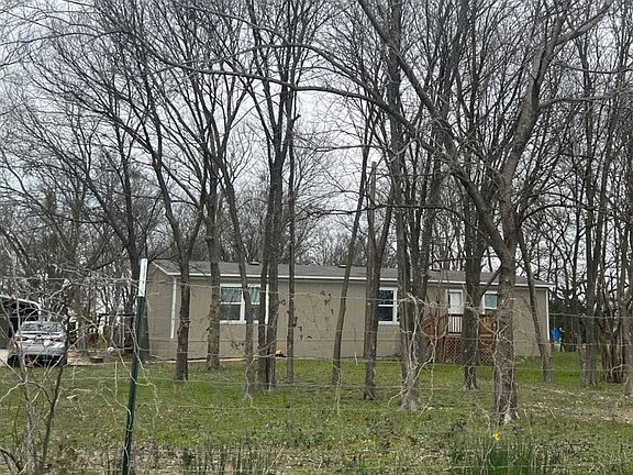 3rd image of 216 SE County Road 3070