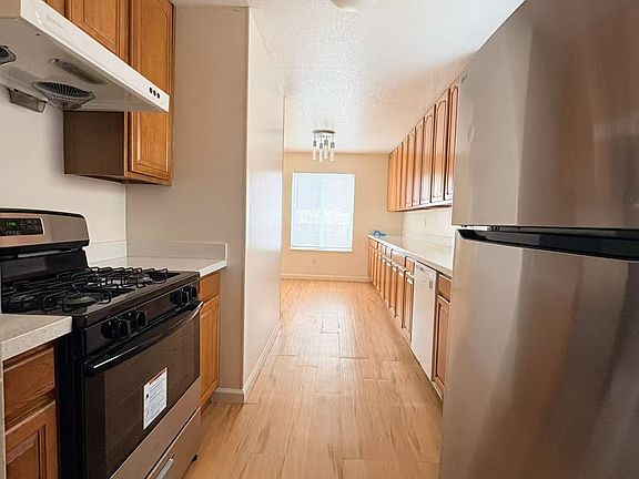 5th image of 3160 Birmingham Dr