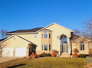 70 Shoreview Cir, Cottonwood, MN 56229