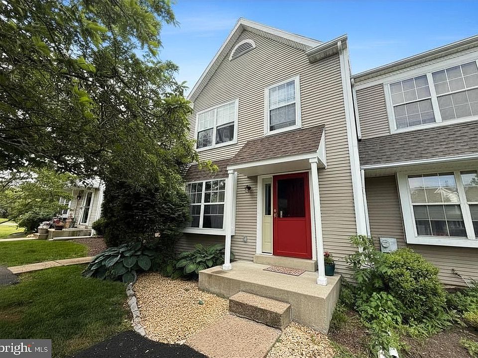 1st image of 332 Countryside Ct