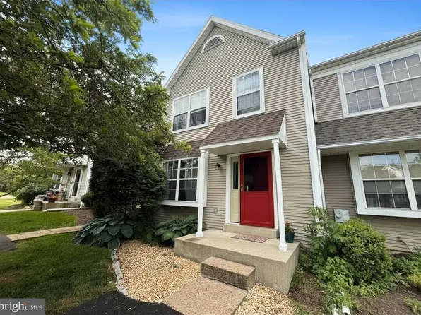 332 Countryside Ct, Collegeville, PA 19426