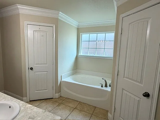 625 Memorial Ct — Photo 9