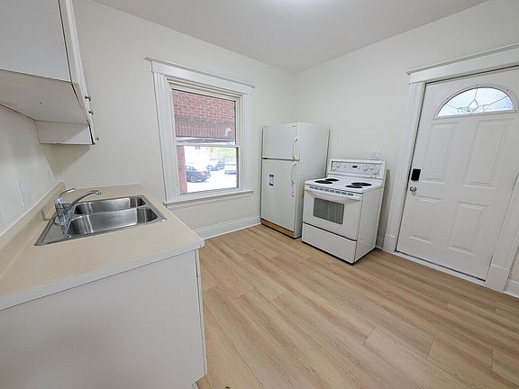 2nd image of 15 Court St