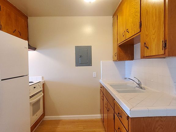 2nd image of 424 Paula Ct #3