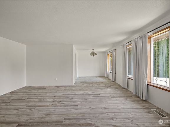 5th image of 5041 Viewridge Drive SE