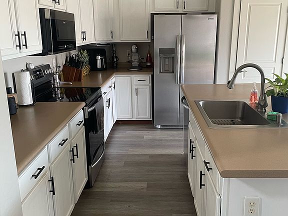 3rd image of 8734 W Preston Ln