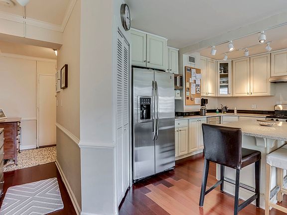 5th image of 2475 Virginia Ave NW #706
