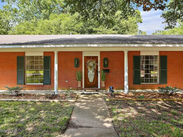 1044 Briarfield Rd, Jackson, MS 39211