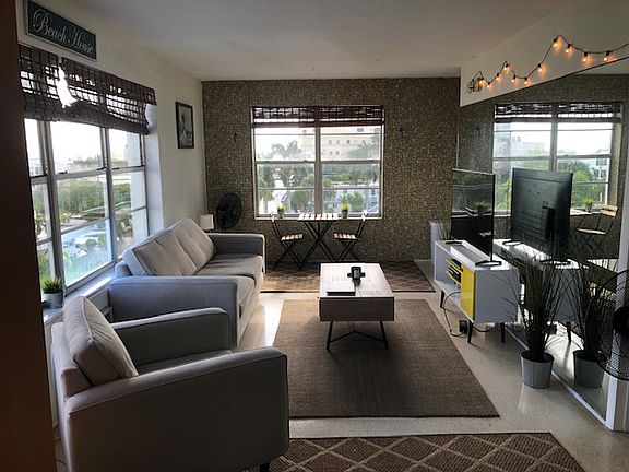 4th image of 600 N Birch Rd APT 606