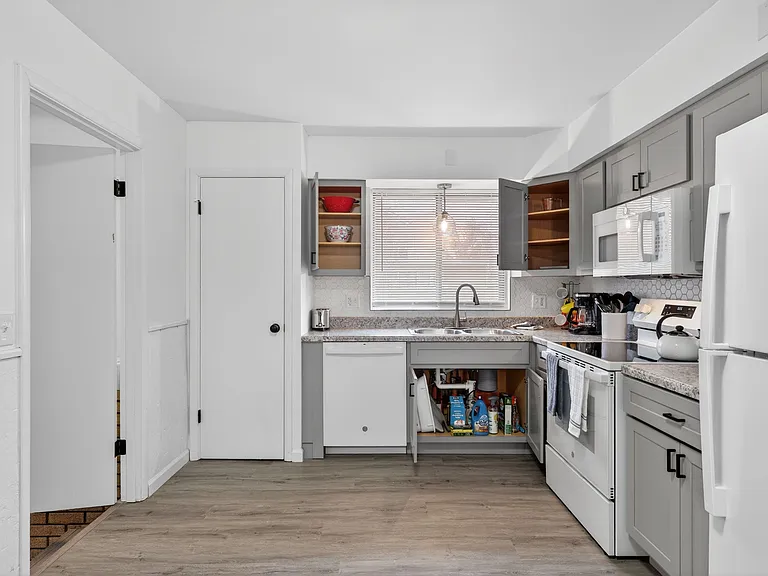 1553 Cove Ln — Photo 18