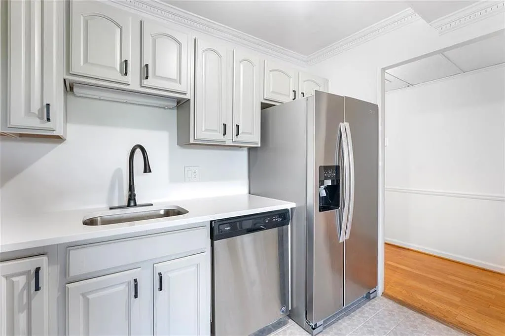 1 bed, 1.0 bath, 742 sqft, $2,000 — Photo 4