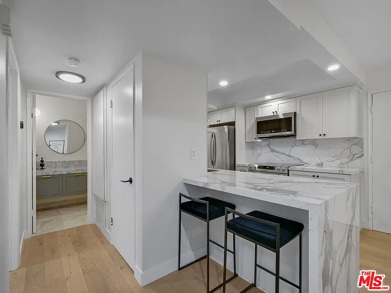 1134 Alta Loma Rd #203 — Photo 16