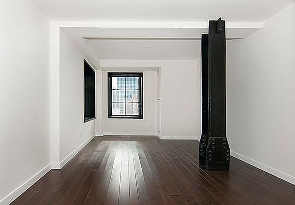 4th image of 425 W 50th St APT 16B