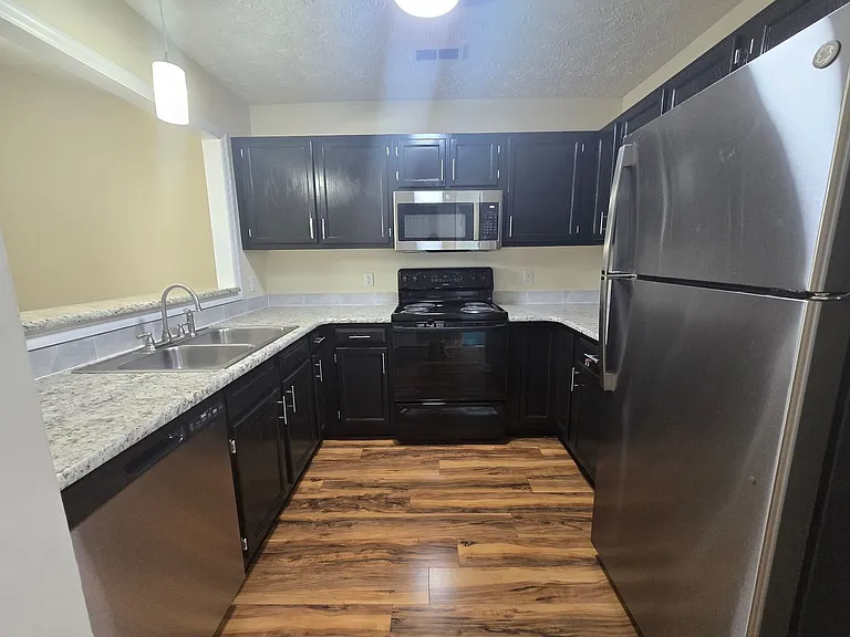 3411 Lainey Ln #C — Photo 4