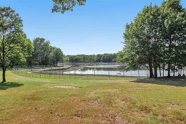 Sold by Prominent Properties Sotheby's International Realty | media 9