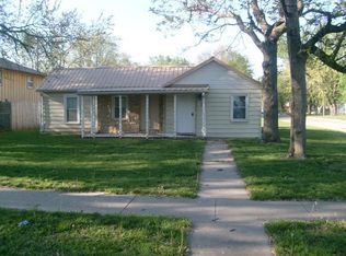 602 W 12th St, Junction City, KS 66441