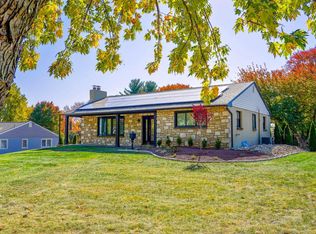 770 Sweetbriar Dr, Warminster, PA 18974