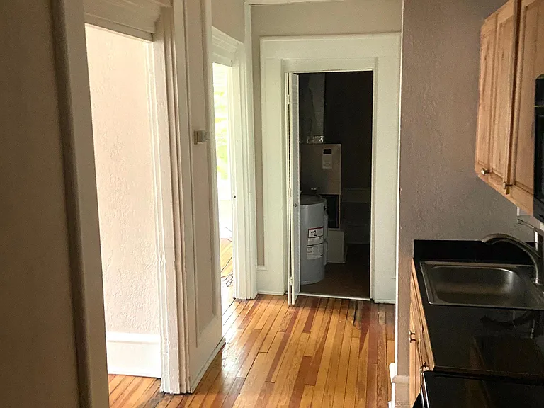 220 E Main St #3 — Photo 6