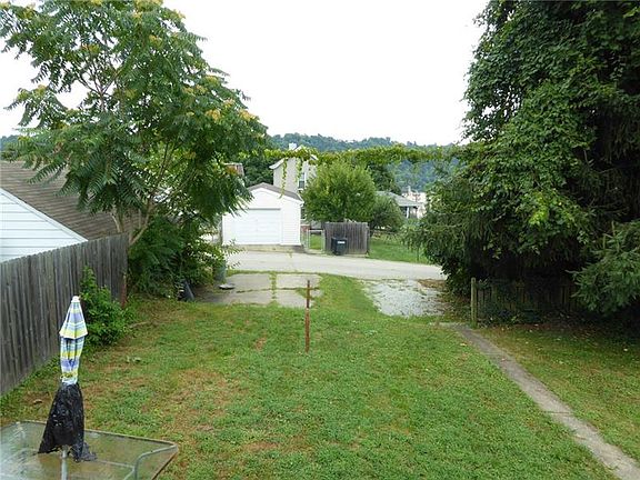 5th image of 1104 Lower Meadow Ave