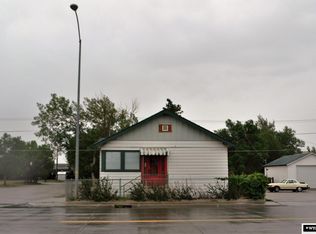 322 E Cedar St, Rawlins, WY 82301