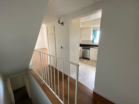4th image of 1819 Greenfield Ave APT 304
