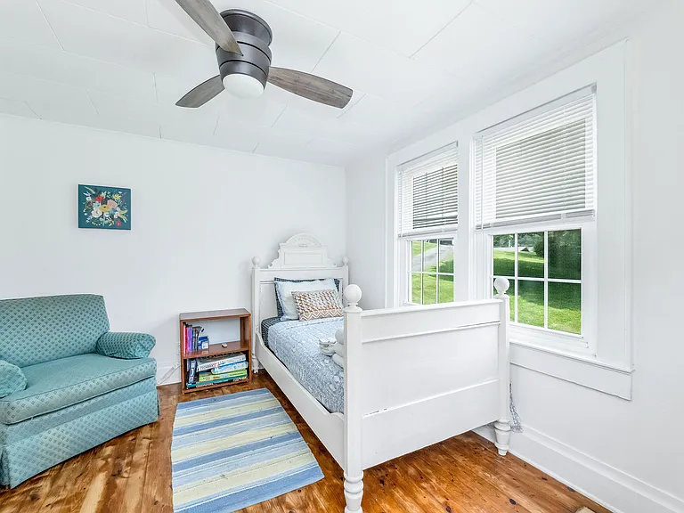 609 W Main St — Photo 12
