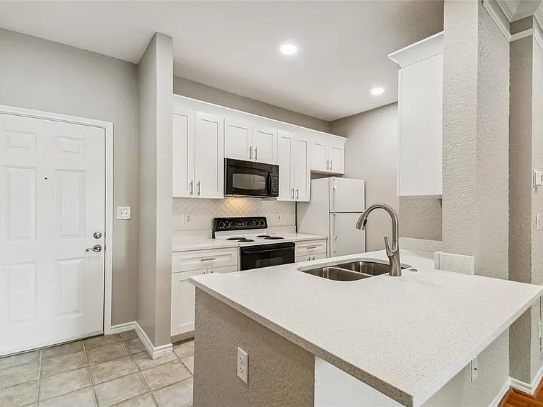 4307 Bayside Village Dr #104 — Photo 8