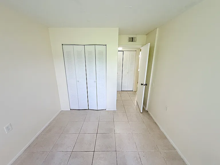 1101 N Benoist Farms Rd #106 — Photo 11