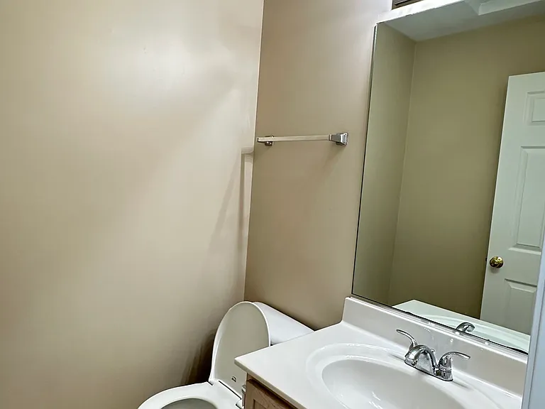 2159 Henning Pl — Photo 14
