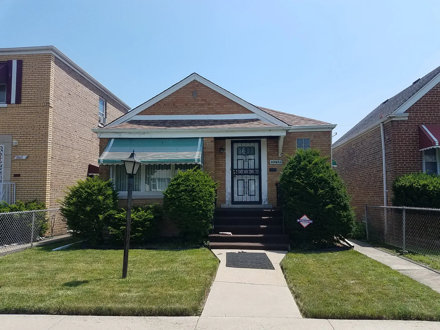 10615 S Indiana Ave photo 1