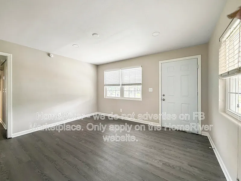 3 bed, 1.0 bath, 1238 sqft, $1,445 — Photo 3
