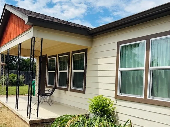 103 Greenview Dr, Stephenville, TX 76401